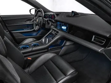 PORSCHE Taycan GTS