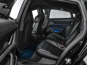 PORSCHE Taycan GTS