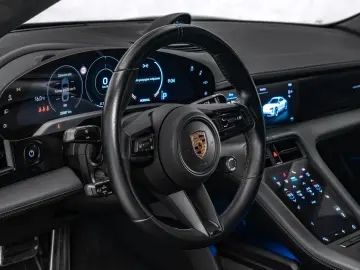 PORSCHE Taycan GTS