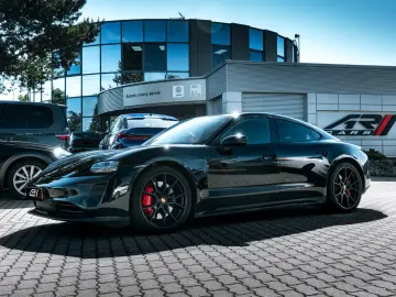 PORSCHE Taycan GTS