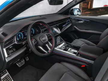 AUDI Q8 50 TDI Q S-line Matrix Stand Luft