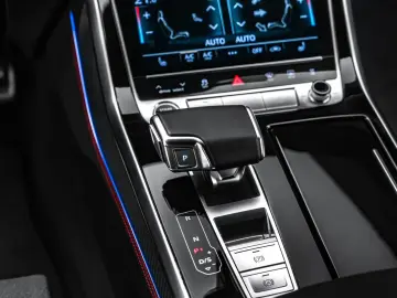 AUDI Q8 50 TDI Q S-line Matrix Stand Luft