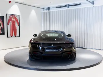 FERRARI Roma