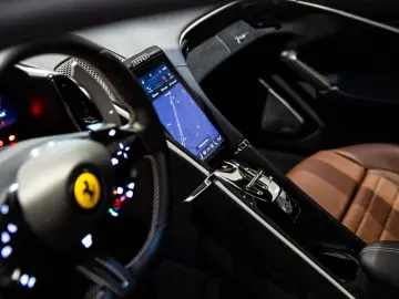 FERRARI Roma