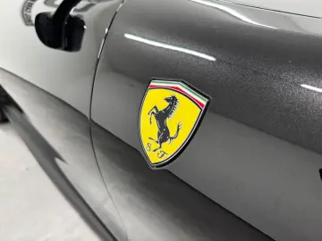 FERRARI Roma 3.9 T V8 DCT  Display  Lüftung