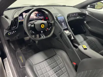 FERRARI Roma 3.9 T V8 DCT  Display  Lüftung
