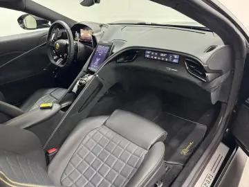 FERRARI Roma 3.9 T V8 DCT  Display  Lüftung