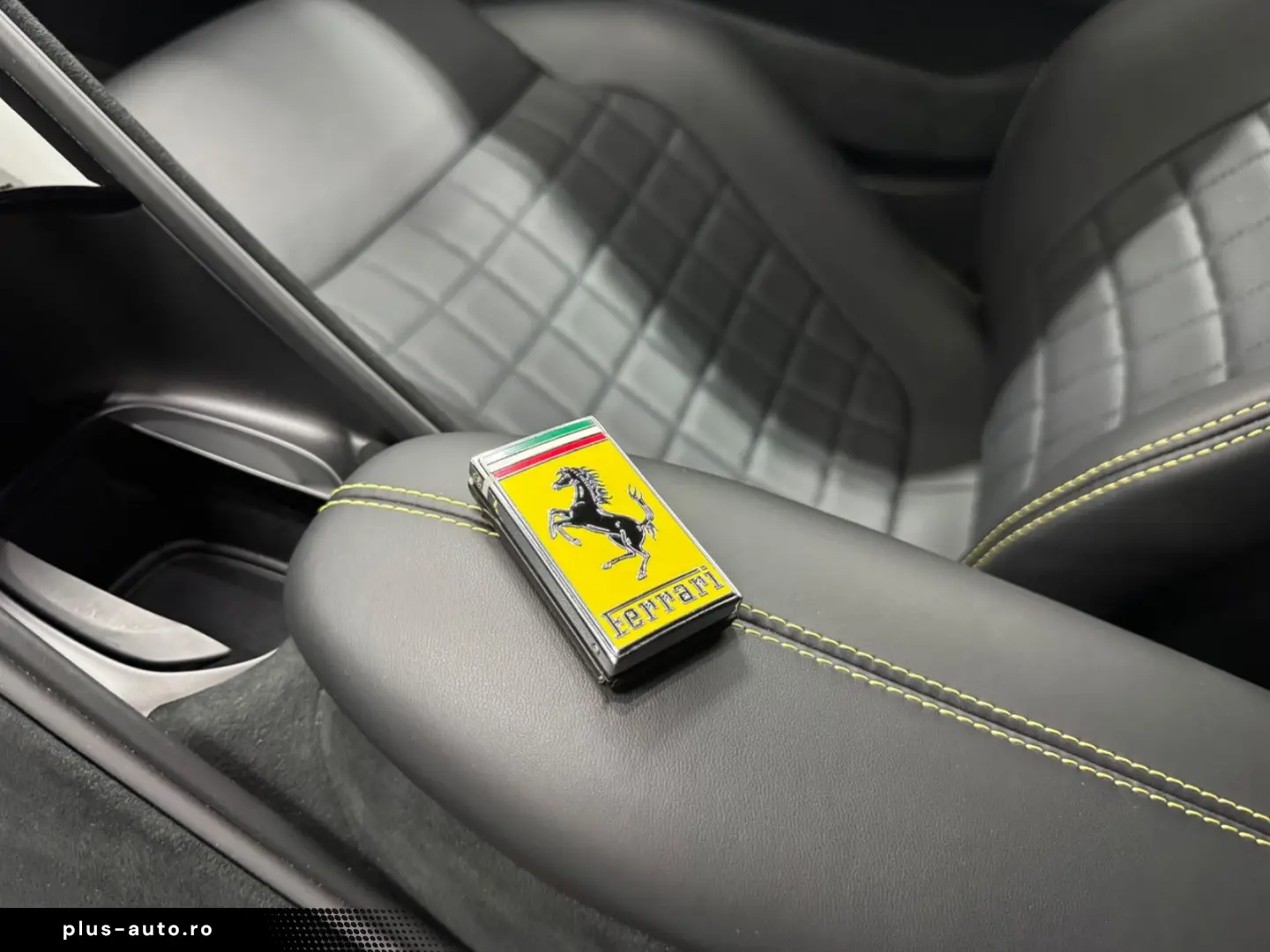 FERRARI Roma 3.9 T V8 DCT  Display  Lüftung