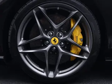 FERRARI Roma      Ferrari Frankfurt