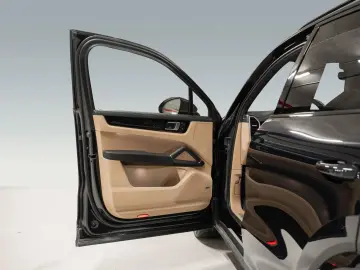 PORSCHE Cayenne Platinum Edition InnoDrive Surround View