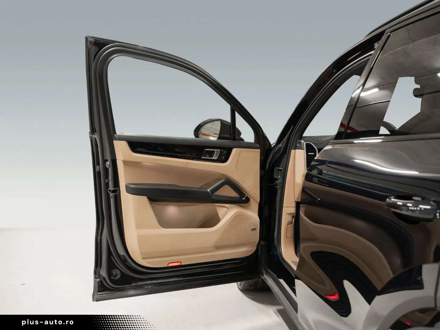PORSCHE Cayenne 2023 — imagine 19
