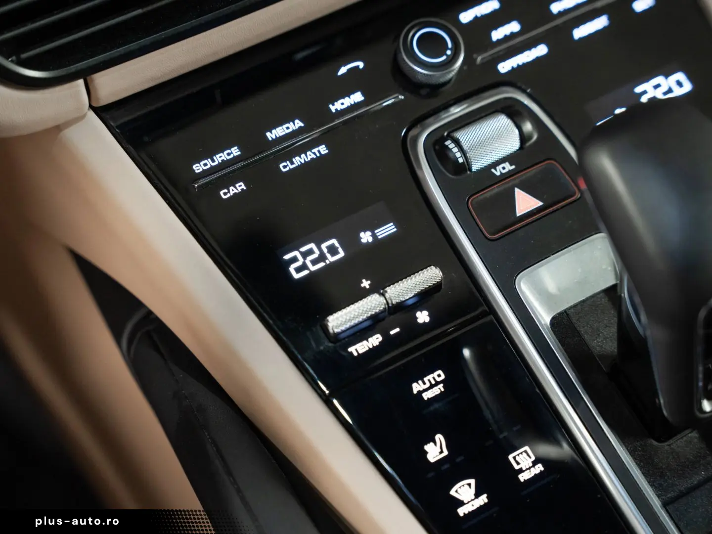 PORSCHE Cayenne 2023 — imagine 25