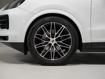 PORSCHE Cayenne HeadUp PASM BOSE Remote ParkAssist