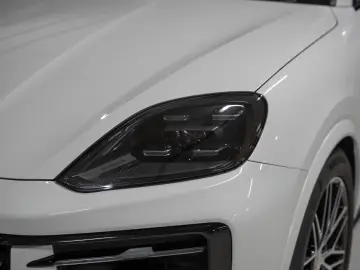 PORSCHE Cayenne HeadUp PASM BOSE Remote ParkAssist