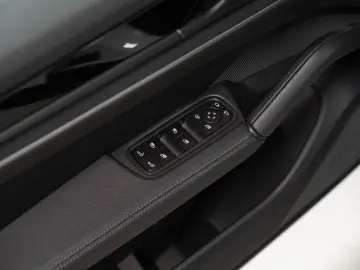 PORSCHE Cayenne HeadUp PASM BOSE Remote ParkAssist