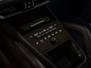 PORSCHE Cayenne HeadUp PASM BOSE Remote ParkAssist