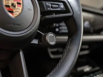 PORSCHE Cayenne HeadUp PASM BOSE Remote ParkAssist