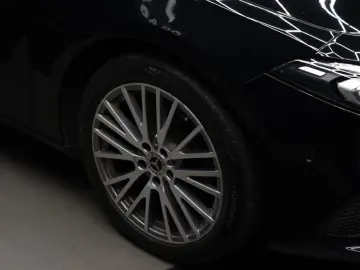 MERCEDES-BENZ A 200 d Limousine 4Matic CAM AMBIENTE