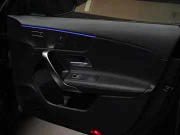 MERCEDES-BENZ A 200 d Limousine 4Matic CAM AMBIENTE