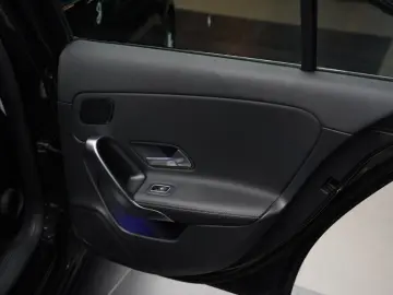 MERCEDES-BENZ A 200 d Limousine 4Matic CAM AMBIENTE