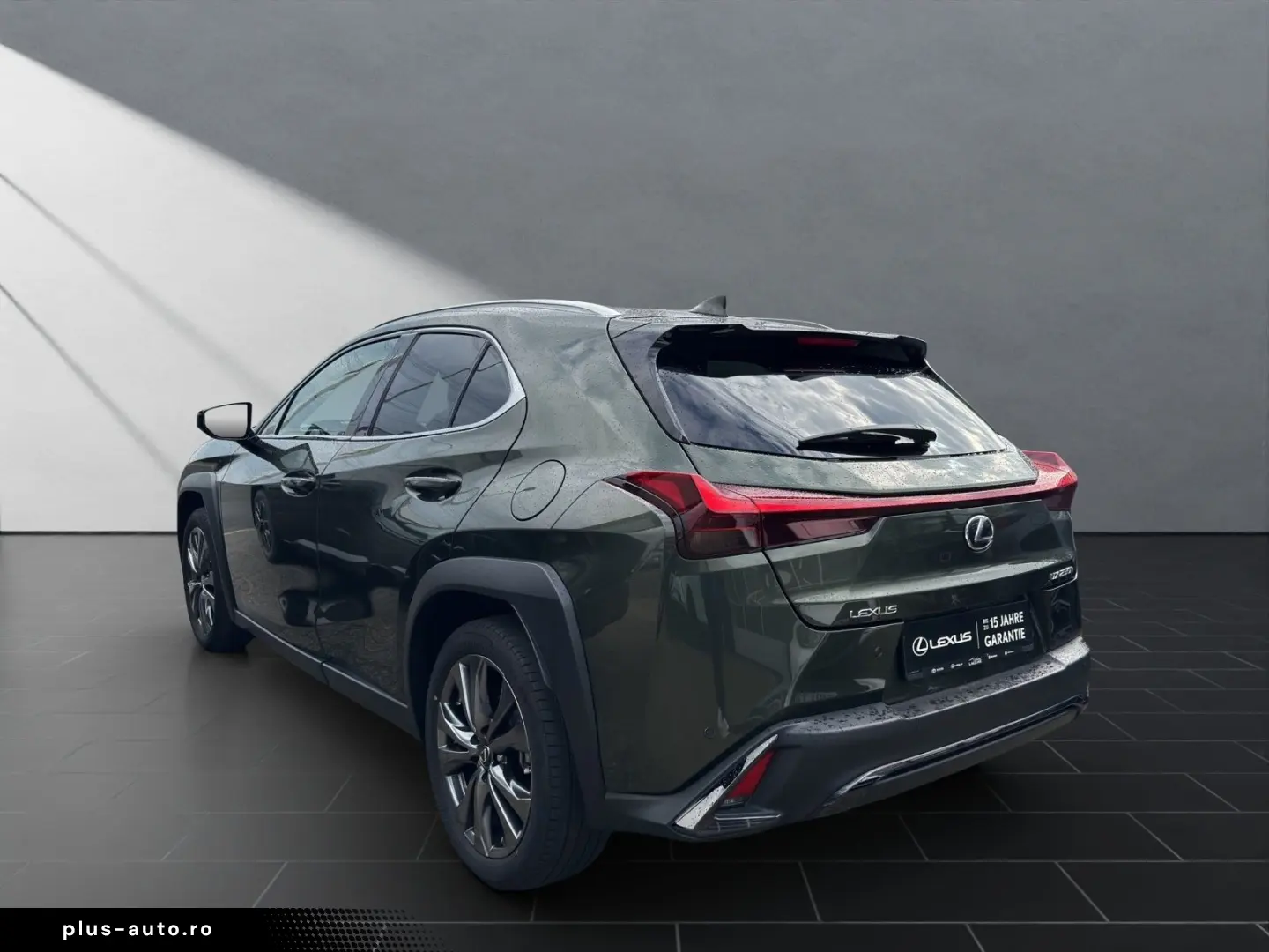 LEXUS UX 250h F-SPORT-D 1.HD ALLW.REIF   15J-GARANTIE
