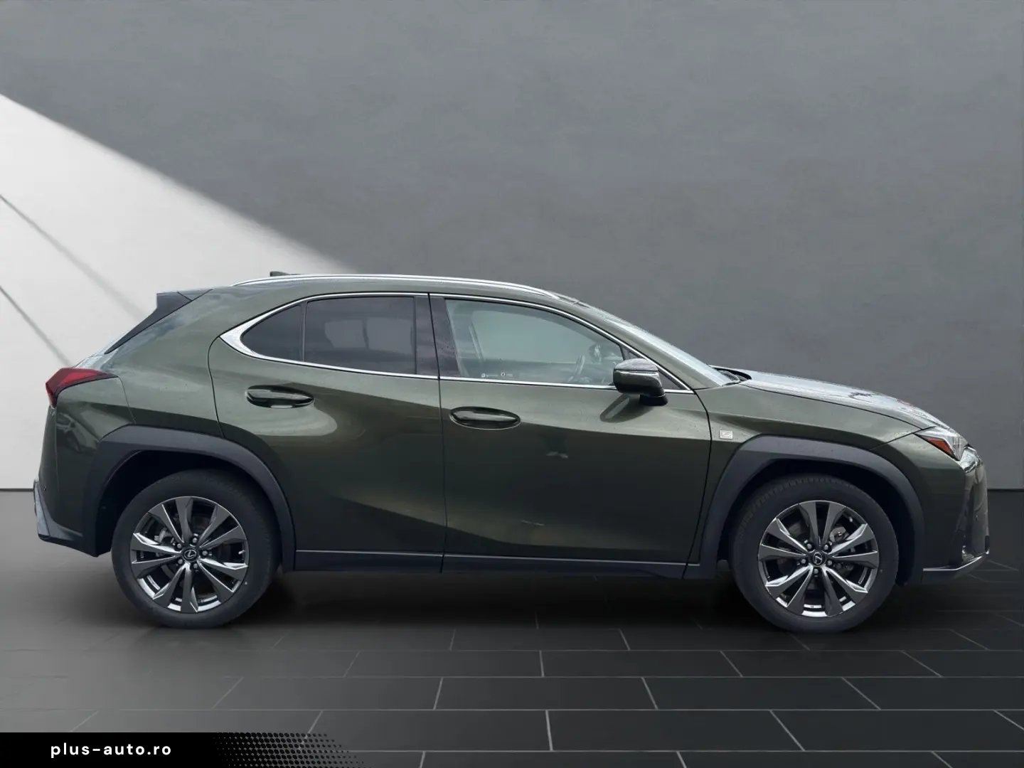 LEXUS UX 250h F-SPORT-D 1.HD ALLW.REIF   15J-GARANTIE