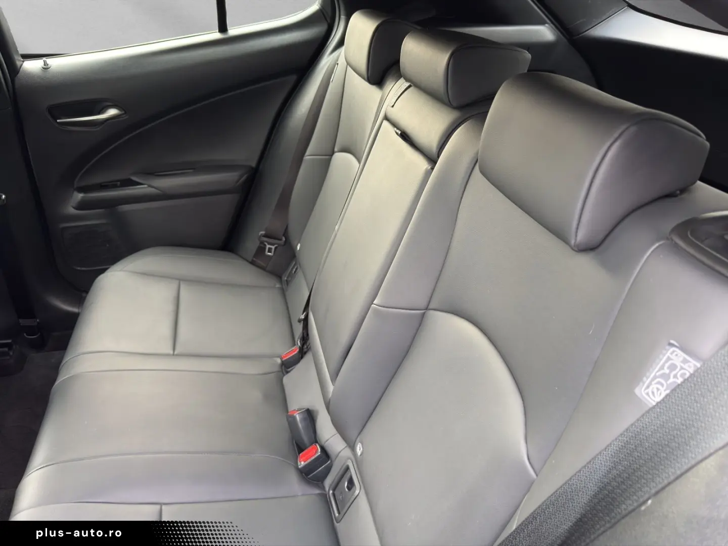 LEXUS UX 250h F-SPORT-D 1.HD ALLW.REIF   15J-GARANTIE