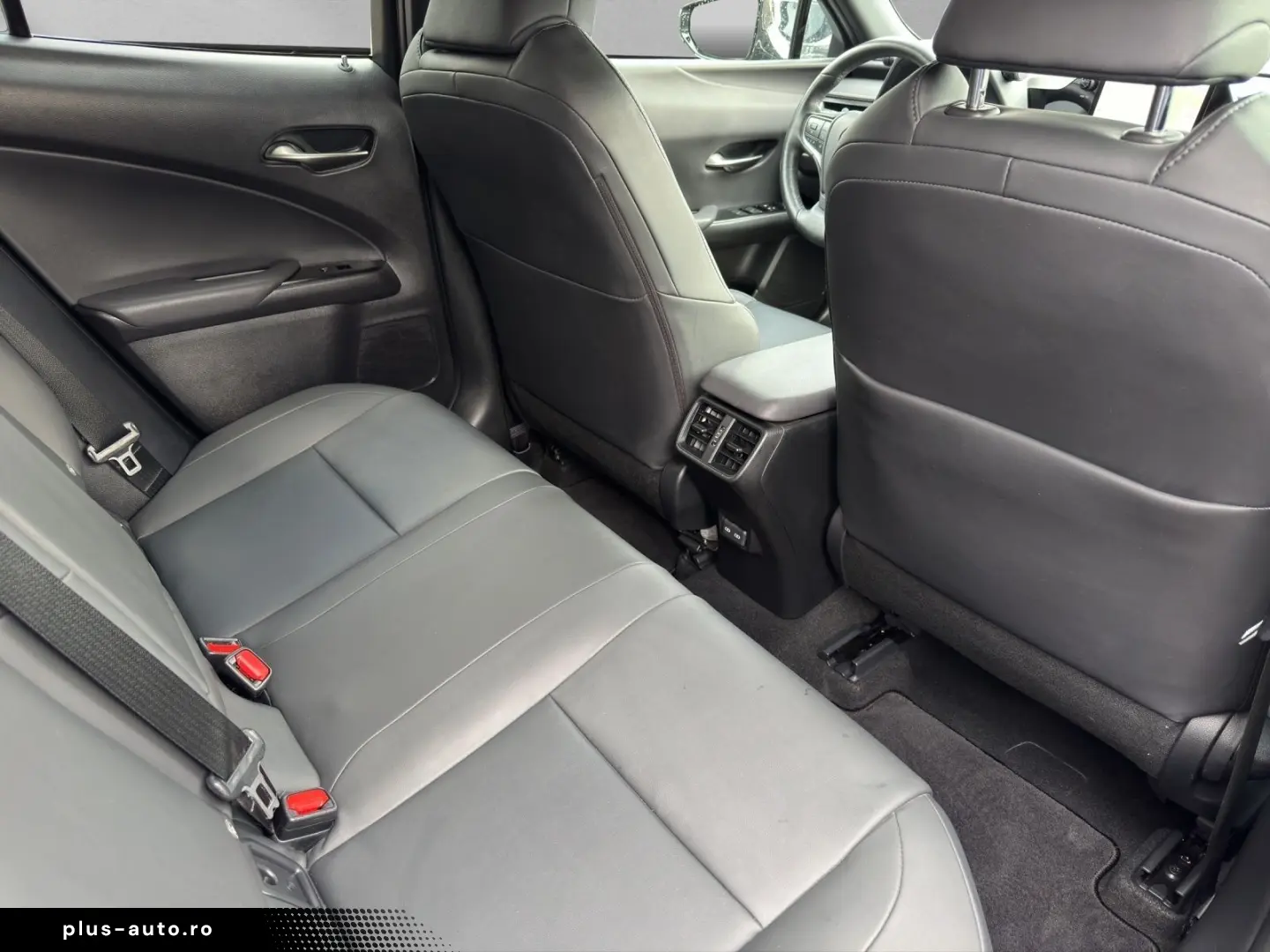 LEXUS UX 250h F-SPORT-D 1.HD ALLW.REIF   15J-GARANTIE