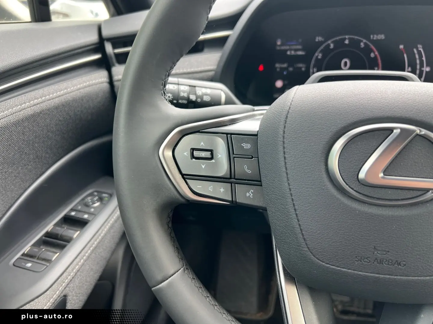 LEXUS LBX 2025 — imagine 20
