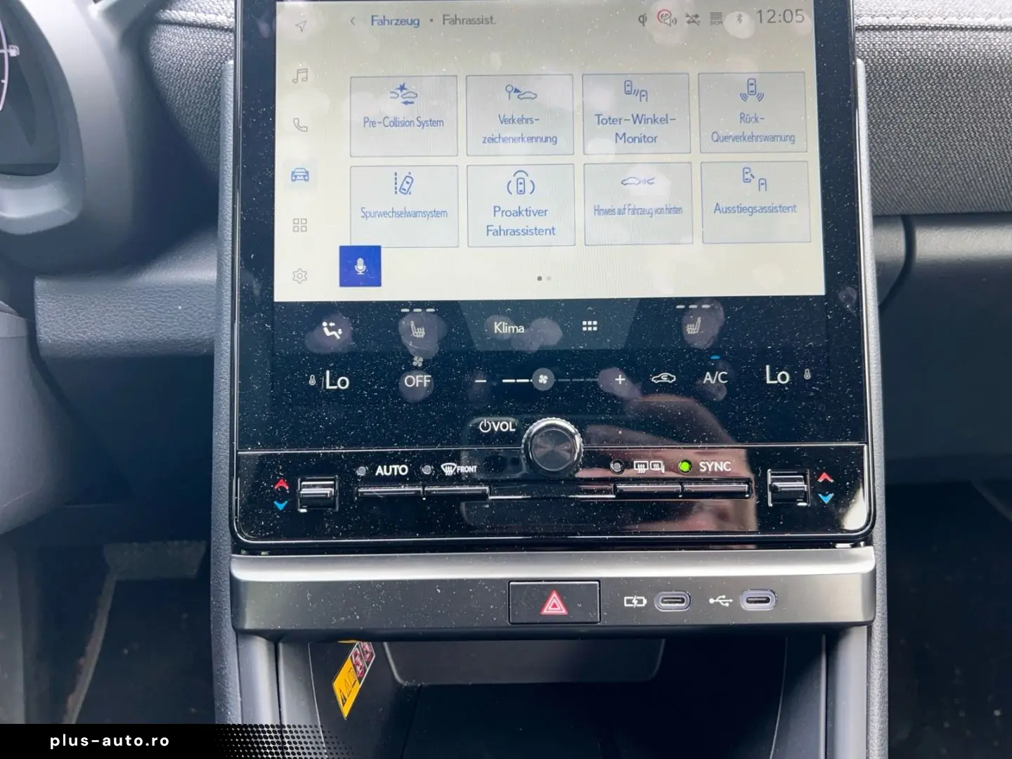 LEXUS LBX 2025 — imagine 22