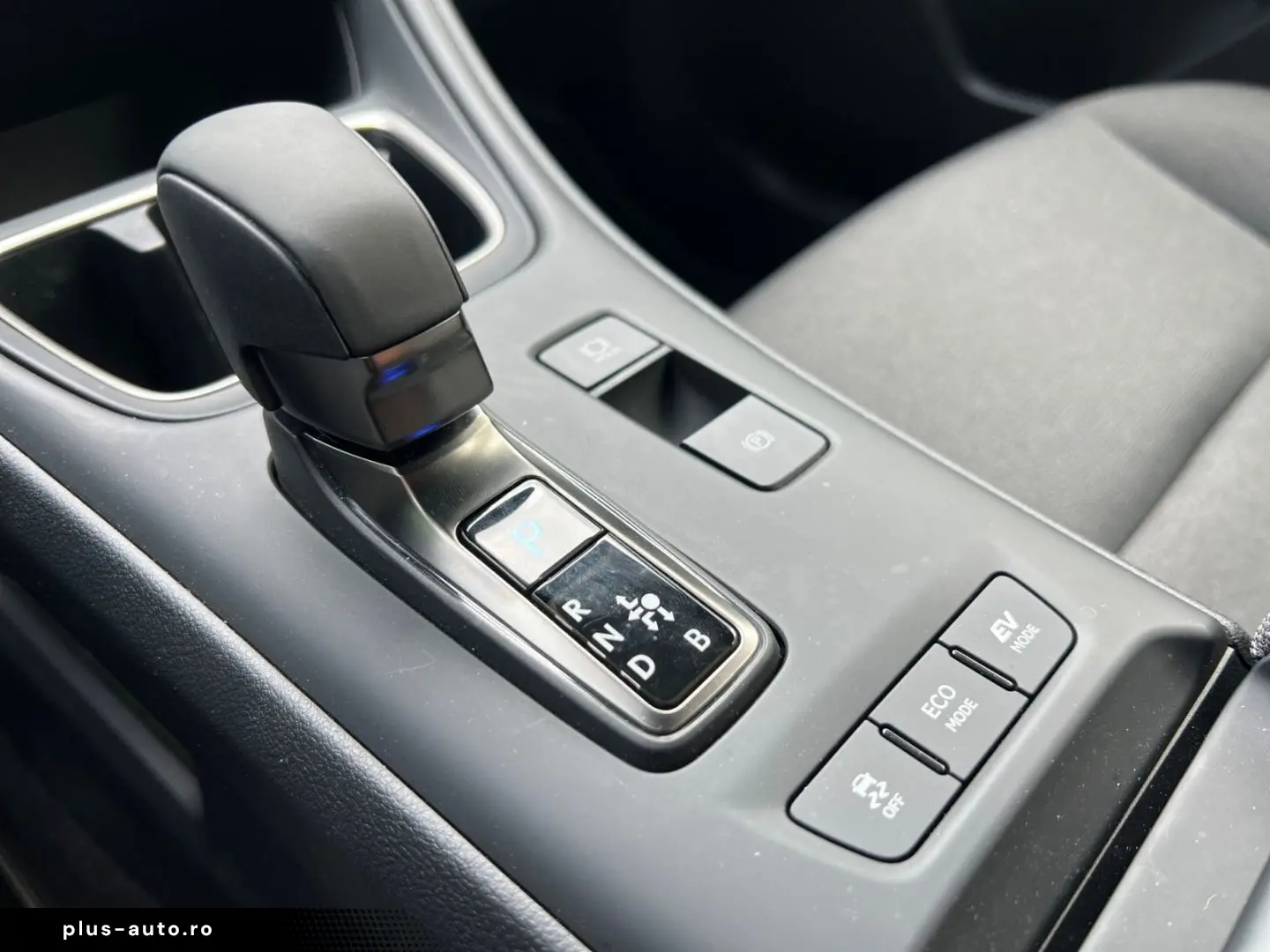 LEXUS LBX 2025 — imagine 25