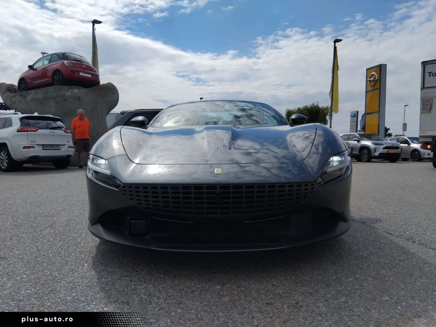 FERRARI Roma Spider Cabrio