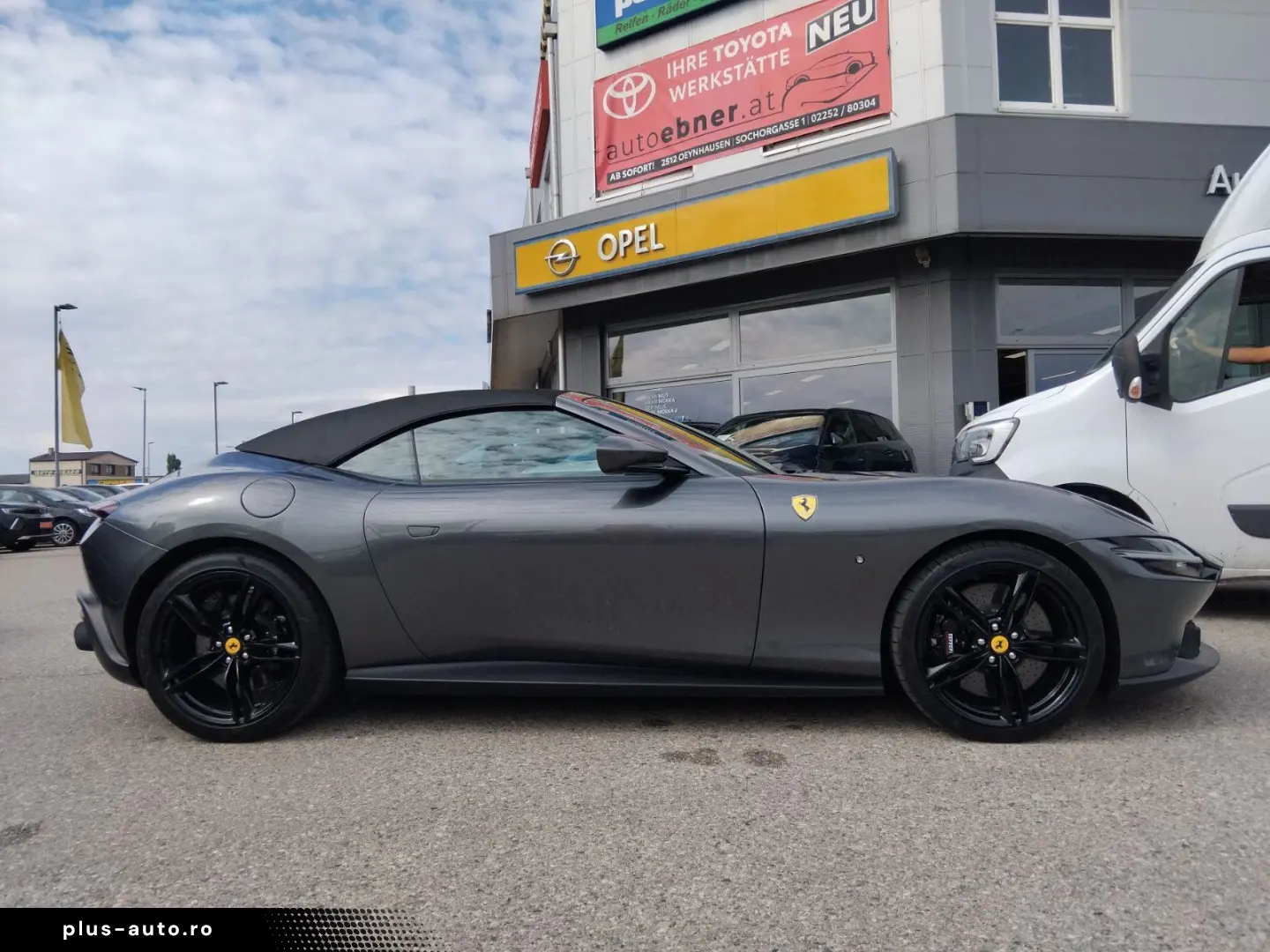 FERRARI Roma Spider Cabrio