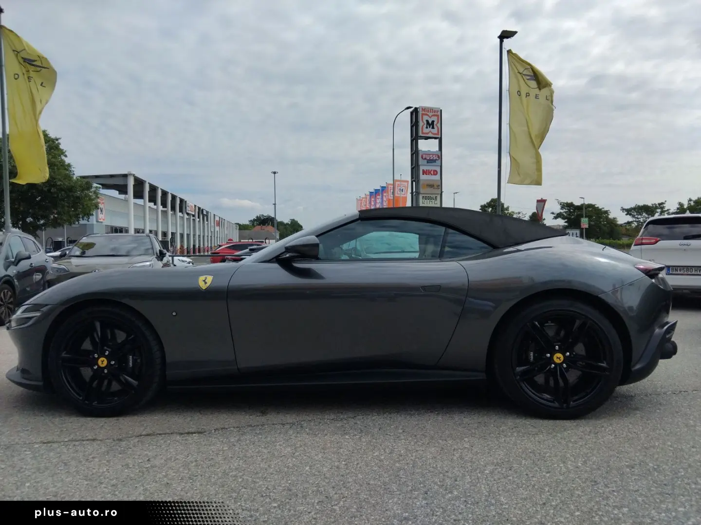 FERRARI Roma Spider Cabrio