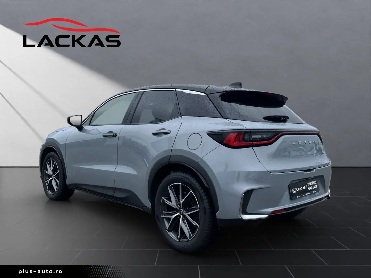 LEXUS LBX 2024 — imagine 3