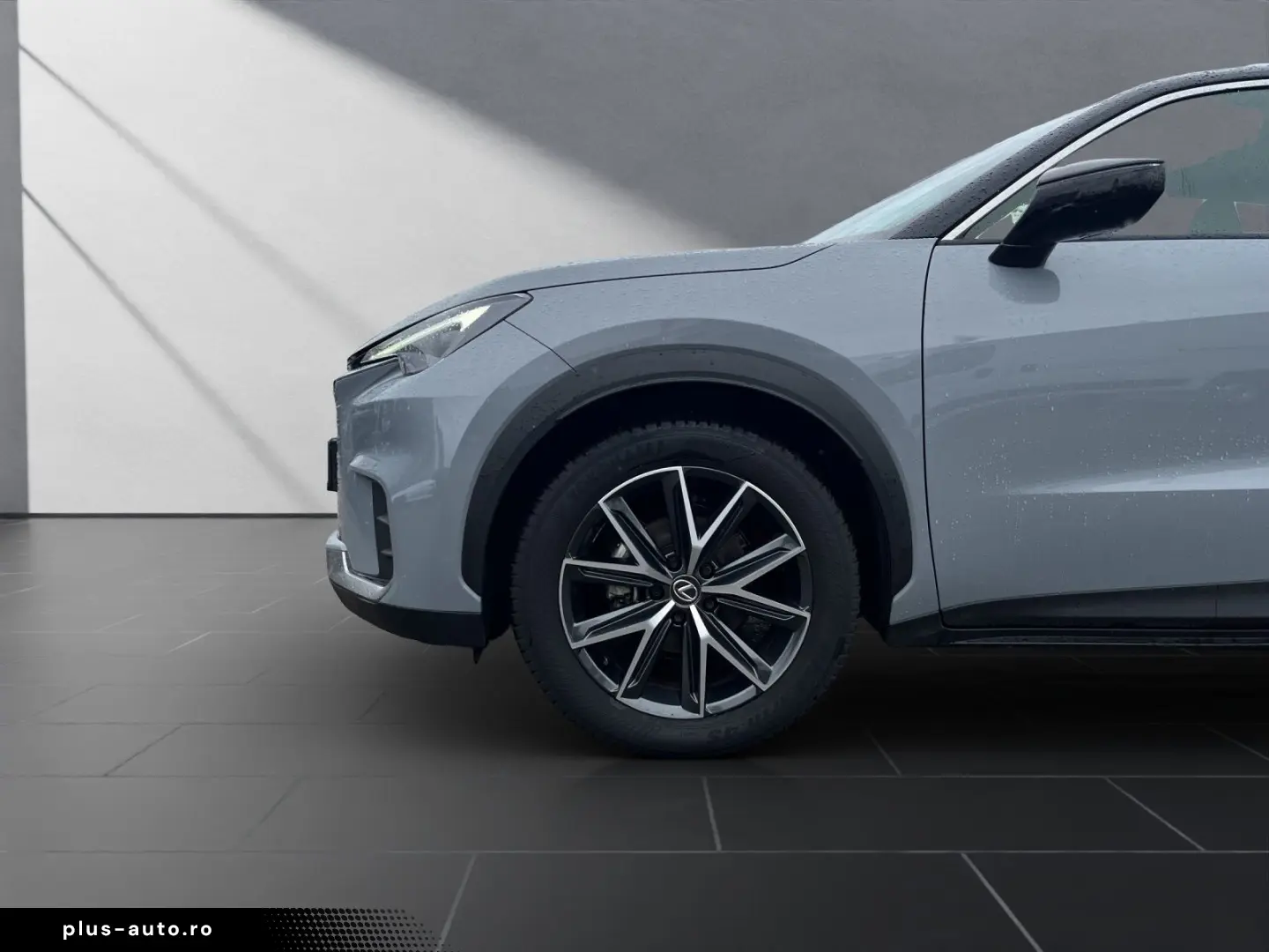 LEXUS LBX 2024 — imagine 21