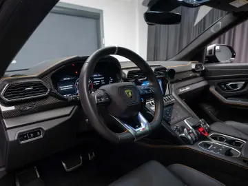 Lamborghini Urus S