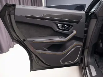 Lamborghini Urus S