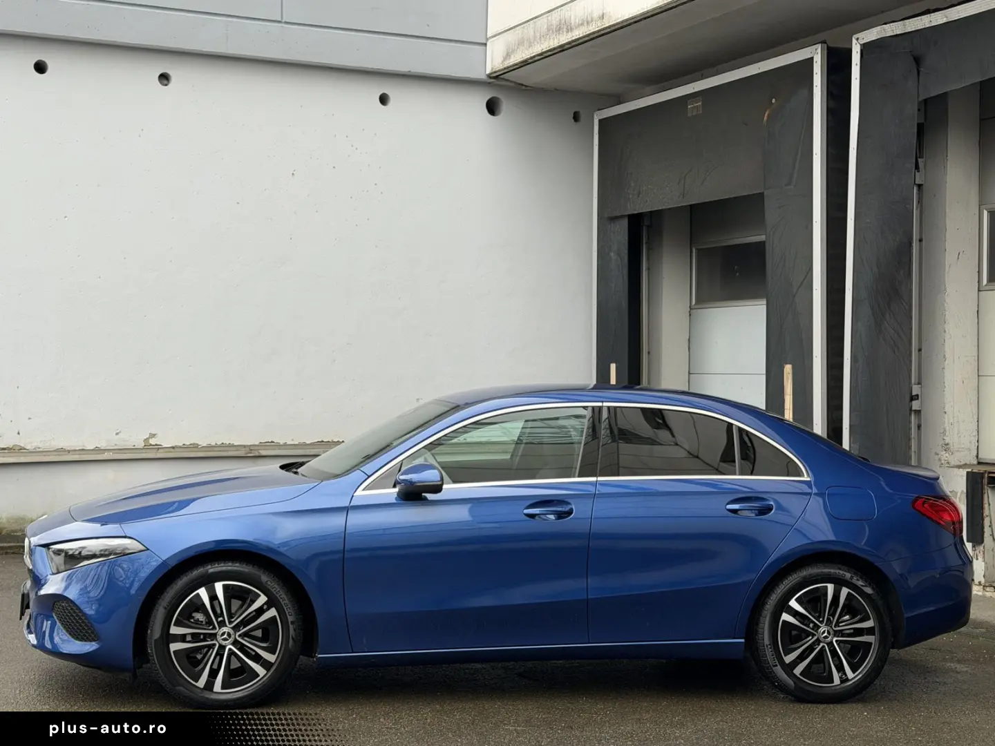 MERCEDES-BENZ A 180 d Limousine Progressive LED MBUX