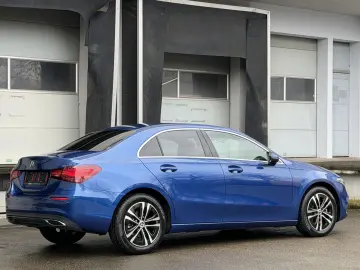 MERCEDES-BENZ A 180 d Limousine Progressive LED MBUX