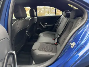 MERCEDES-BENZ A 180 d Limousine Progressive LED MBUX