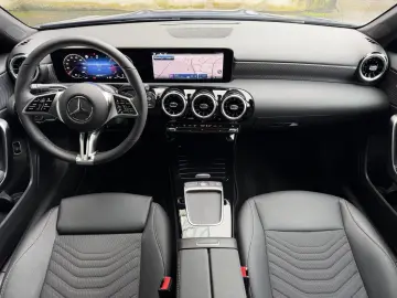 MERCEDES-BENZ A 180 d Limousine Progressive LED MBUX