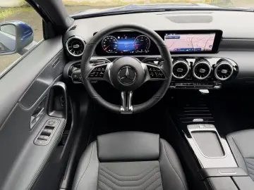 MERCEDES-BENZ A 180 d Limousine Progressive LED MBUX