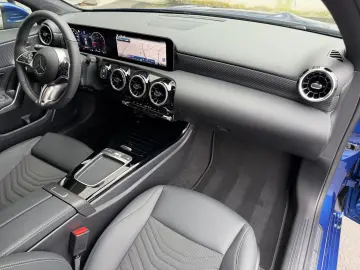 MERCEDES-BENZ A 180 d Limousine Progressive LED MBUX