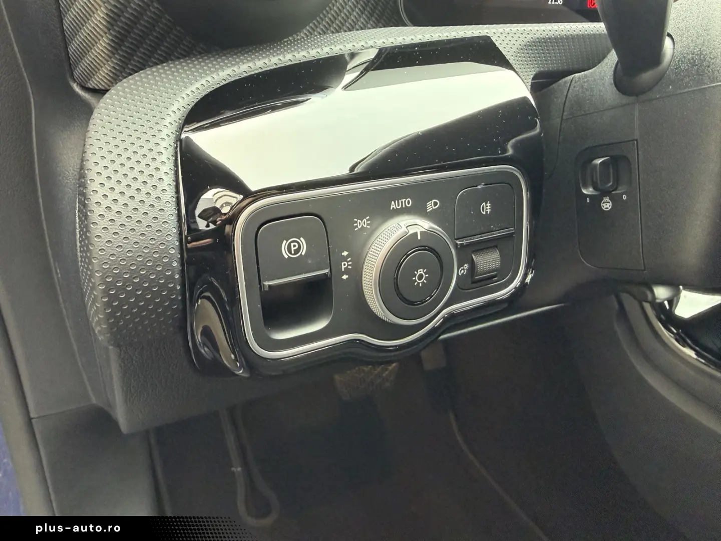 MERCEDES-BENZ A 180 d Limousine Progressive LED MBUX