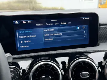 MERCEDES-BENZ A 180 d Limousine Progressive LED MBUX