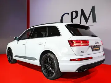 Audi Q7 3.0 TDI Quattro  S-Line  Xenon 1.Hand
