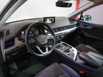 Audi Q7 3.0 TDI Quattro  S-Line  Xenon 1.Hand