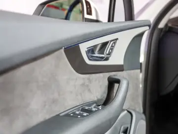 Audi Q7 3.0 TDI Quattro  S-Line  Xenon 1.Hand