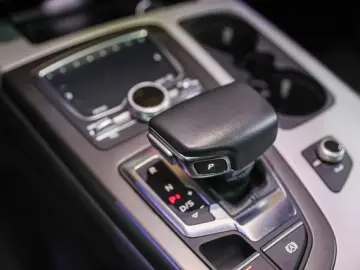 Audi Q7 3.0 TDI Quattro  S-Line  Xenon 1.Hand